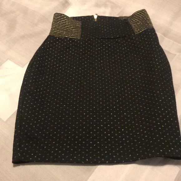 Material Girl Dresses & Skirts - Material girl sparking gold and black mini skirt